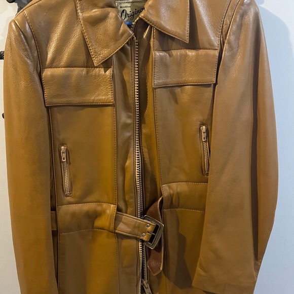 Vintage women’s leather jacket from MLG another original creation Canada - Picture 3 of 7